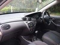 Used Ford Focus Zetec 100 HP (73 kW) 2002 Silver Hatchback