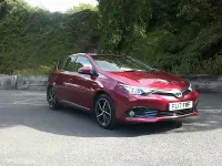 Used Toyota Auris Hybrid Design 2017 Red Hatchback