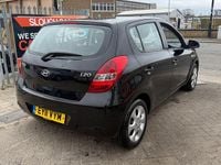 Used Hyundai i20 Comfort 77 HP (56 kW) 2011 Black Hatchback