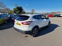 Used Nissan Qashqai Tekna 2014 White SUV