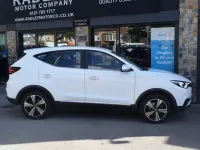 Używany MG ZS Excite 105 kW (143 KM) 2021 Biały Sedan/Limuzyna
