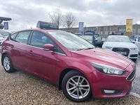Used Ford Focus Zetec 115 HP (84 kW) 2015 Red Hatchback