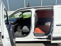 Used Vauxhall Combo Sportive 100 HP (73 kW) 2021 White MPV