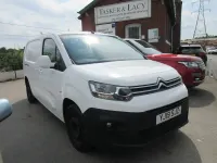 Used Citroën Berlingo Start 100 HP (73 kW) 2019 White MPV