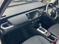 Used Honda Jazz Hybrid 109 HP (80 kW) 2022 Special solid  platinum white Hatchback