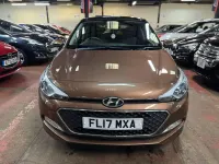 Begagnad Hyundai i20 Premium SE 100 HK (73 kW) 2017 Brun Halvkombi