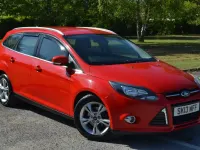 Używany Ford Focus Zetec 2013 Czerwony Kombi