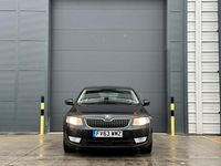 Used Skoda Octavia Elegance 140 HP (102 kW) 2013 Black Hatchback