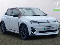 Used Renault R5 Iconic 110 kW (150 HP) 2026 White/black Hatchback