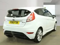 Usado Ford Fiesta Zetec 2016 Branco Citadino