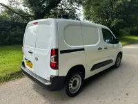 Used Vauxhall Combo 100 HP (73 kW) 2019 White MPV