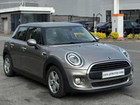 Begagnad Mini ONE Hatch 101 HK (74 kW) 2018 Silver Halvkombi