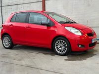 Begagnad Toyota Yaris SR 2009 Röd Halvkombi