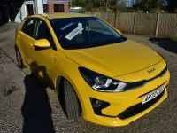 Usado Kia Rio 83 HP (61 kW) 2022 Amarelo Citadino