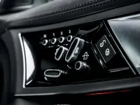 Usado Jaguar F-Type R 550 HP (404 kW) 2016 Cinzento Coupé