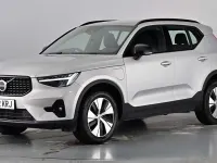 Usado Volvo XC40 Plus 211 CV (155 kW) 2022 Plateado SUV