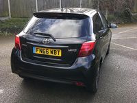 Used Toyota Yaris Design 99 HP (72 kW) 2016 Black Hatchback