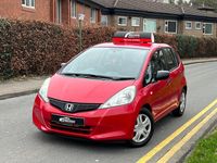Used Honda Jazz S 90 HP (66 kW) 2014 Red Hatchback