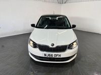Used Skoda Fabia Colour Edition 90 HP (66 kW) 2016 White Hatchback