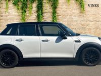 Usado Mini Cooper Classic 134 CV (98 kW) 2022 Blanco Utilitario