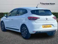 Used Renault Clio V Iconic 90 HP (66 kW) 2022 White Hatchback