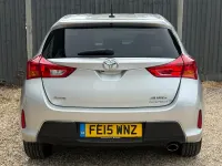 Used Toyota Auris Multidrive S 132 HP (97 kW) 2015 Silver Hatchback