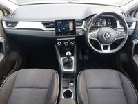 Used Renault Captur SE 91 HP (66 kW) 2022 White SUV