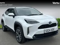 Used Toyota Yaris Hybrid 116 HP (85 kW) 2024 Platinum white pearl Estate