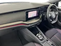 Usado Skoda Octavia vRS 200 HP (147 kW) 2023 Cinzento Citadino