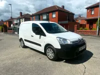 Usado Citroën Berlingo 75 CV (55 kW) 2018 Blanco Monovolumen