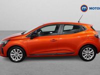 Używany Renault Clio V Evolution 143 KM (105 kW) 2024 Pomarańczowy Hatchback