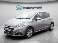 Usado Peugeot 208 Signature Sky 82 HP (60 kW) 2019 Cinzento Citadino