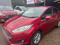 Used Ford Fiesta Titanium 75 HP (55 kW) 2015 Red Hatchback