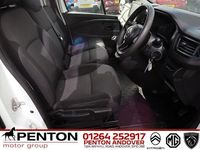 Used Renault Trafic Business 130 HP (95 kW) 2022 White MPV