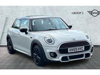 Begagnad Mini Cooper Comfort 136 HK (100 kW) 2019 Vit Halvkombi