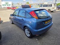 Used Ford Focus Zetec 115 HP (84 kW) 2000 Blue Hatchback