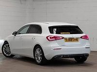Begagnad Mercedes A180 Executive 116 HK (85 kW) 2018 Vit Halvkombi