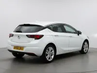 Used Vauxhall Astra SRi 2017 White Hatchback