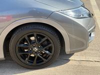 Begagnad Honda Civic Sport 120 HK (88 kW) 2016 Silver Halvkombi