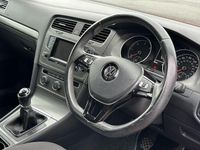 Used VW Golf VII SE 105 HP (77 kW) 2013 Red Hatchback