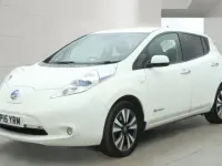 Begagnad Nissan Leaf Tekna 80 kW (109 HK) 2015 Vit Halvkombi