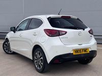 Używany Mazda 2 Edition 2015 Biały Hatchback