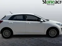 Used Kia Rio 84 HP (61 kW) 2021 White Hatchback
