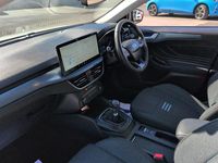 Używany Ford Focus Active 2023 Srebrny Hatchback
