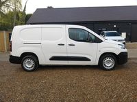 Used Citroën Berlingo 99 HP (72 kW) 2019 White MPV