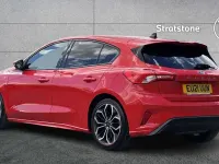 Used Ford Focus ST-Line X 125 HP (91 kW) 2021 Red Hatchback