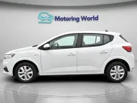 Begagnad Dacia Sandero Expression 90 HK (66 kW) 2023 Vit Halvkombi