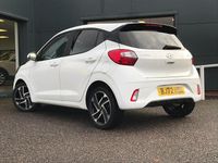 Used Hyundai i10 Premium 67 HP (49 kW) 2022 White Hatchback