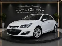 Używany Vauxhall Astra SRi 136 KM (100 kW) 2014 Biały Hatchback
