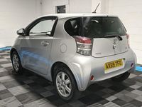 Used Toyota iQ 68 HP (50 kW) 2009 Silver Hatchback
